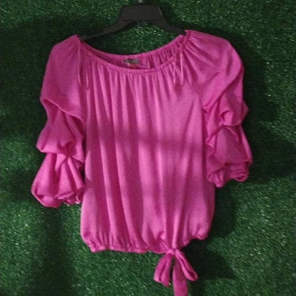 Vince Camuto Fuchsia Off-Shoulder Blouse - Picture 3 of 3